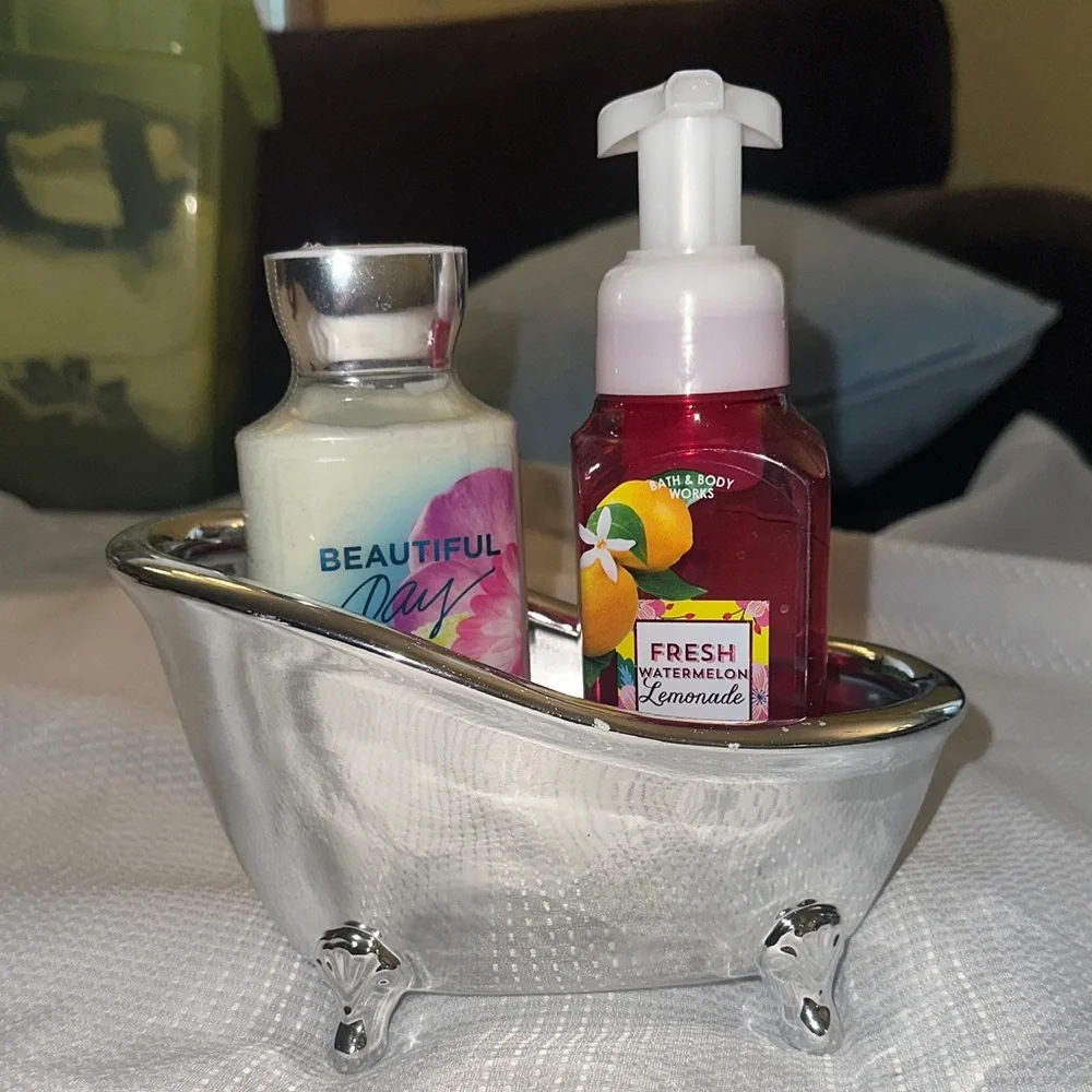 BATH AND BODY WORKS SILVER BATHTUB SOAP LOTION HOLDER BATH TUB CUTE